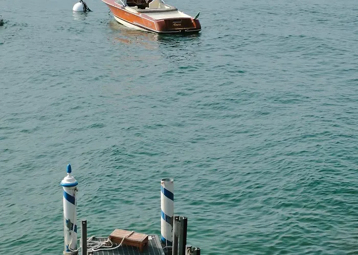 Casa Du Lac, By R Collection Отель