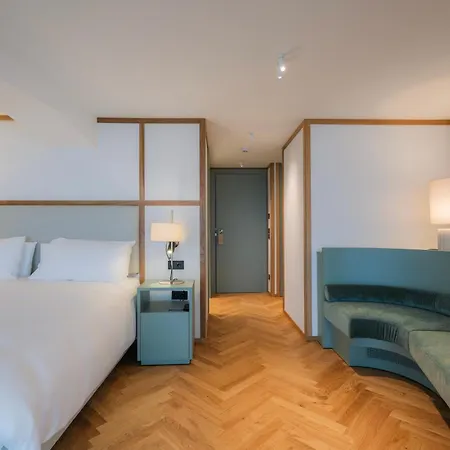 Casa Du Lac, By R Collection 4*